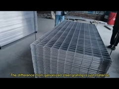 Piastra a quadretti per liquami esterni con griglia in acciaio galvanizzato argento