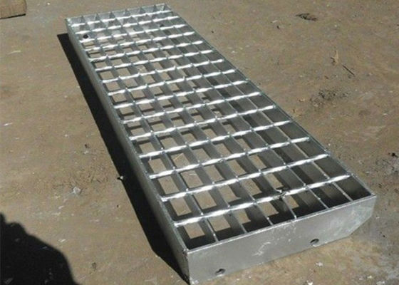 Non Slip Steel Stair Treads Grating / Galvanized Stair Treads Q235 Material
