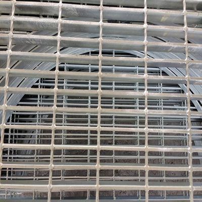 Passaggio pedonale galvanizzato resistente del pavimento di Antivari della immersione calda della grata di acciaio inossidabile W-19-4