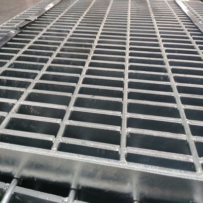 Griglia di acciaio a striscia di 30 mm con resistenza alla corrosione anti-slip e saldatura a pressione