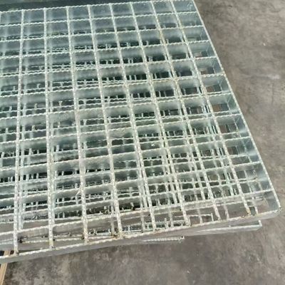 Griglie industriali in acciaio con spaziatura diversa per varie applicazioni
