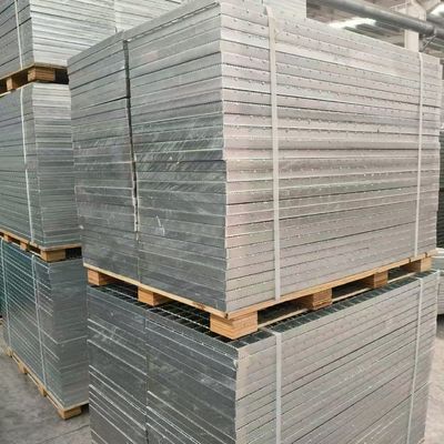 Apparecchiature automatiche per la fabbricazione di griglie di acciaio industriale