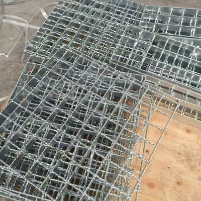 Diverse dimensioni di materiali possono essere personalizzati resistente all'usura acciaio antiscivolo grsting