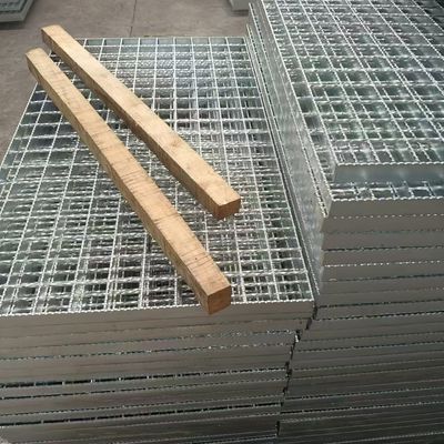 Riguardo alla griglia in acciaio zigzag utilizzata in officina non scivolosa e leggera