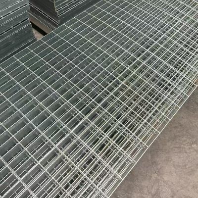 Griglie industriali in acciaio versatili e durevoli per le vostre esigenze commerciali