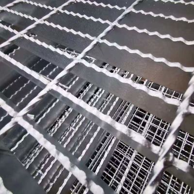 Moderno acciaio galvanizzato a caldo griglia piatta griglia di pavimento saldato per l'ambiente industriale