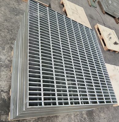Griglia di acciaio galvanizzato industriale di 30x30 mm con barra trasversale di 3 mm a pressione meccanica