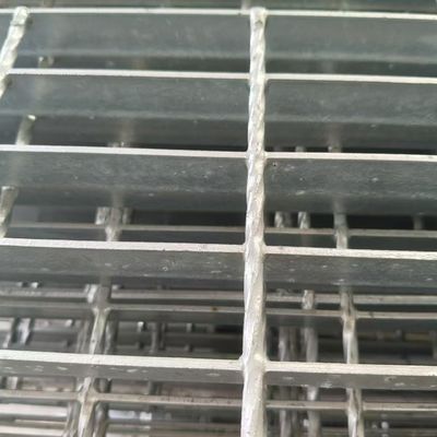 Griglie industriali in acciaio per copertura dei fossati di drenaggio con opzioni di passo di barre ad alto cuscinetto