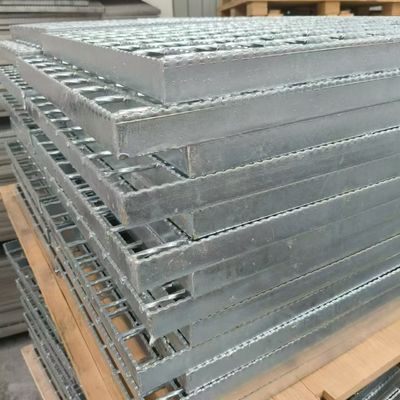 Tipo di saldatura a pressione Griglie in acciaio decorativo con denominazione di acciaio quadrato torto