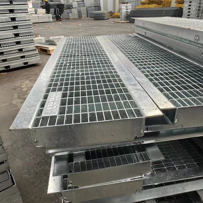 Sotto pressione di macchina saldata superficie luminosa pavimentazione in acciaio industriale