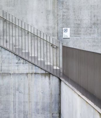 Griglia di acciaio industriale 30 mm Bar di cuscinetto Spaziamento 3 mm Spessore della barra trasversale Costruzione moderna pesante