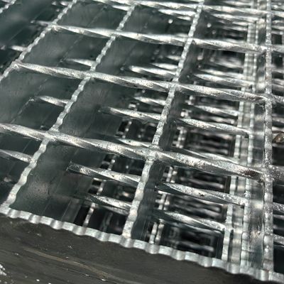 Griglia di acciaio industriale finitura galvanizzata realizzata con saldatura a pressione