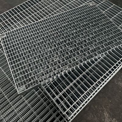 La grata industriale in acciaio presenta parametri professionali ed è conforme agli standard di prestazione OSHA ed EN.