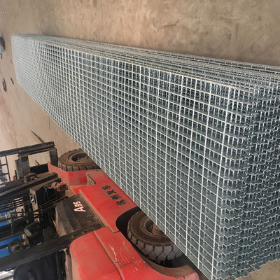Iso 9001 Q235 Flat Bar 32x5mm Serrated Steel Grating